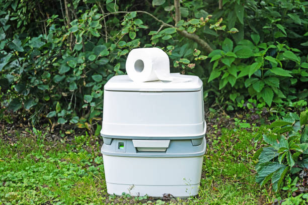 Porta potty delivery and setup in Bayshore, OR